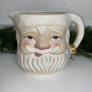 Papa Noel pitcher